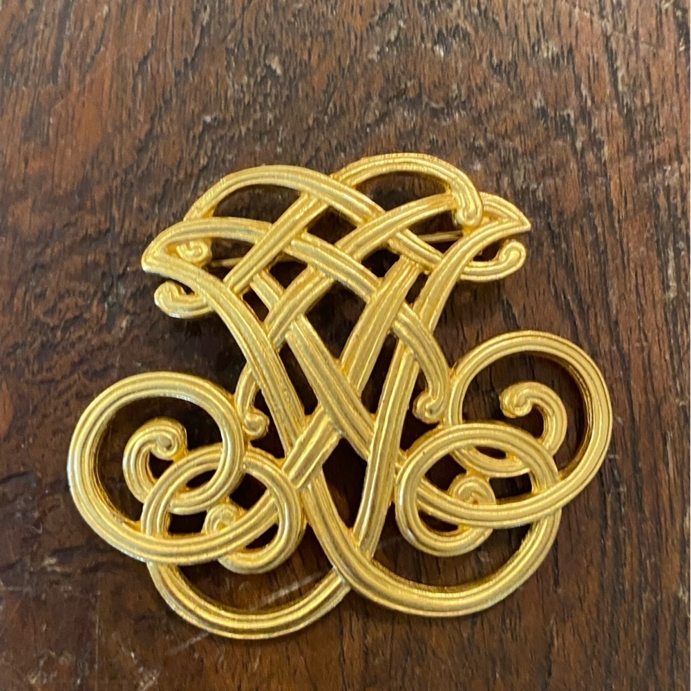 Vintage Matte Gold Museum Reproduction Thomas Jefferson Monogram Cypher Brooch